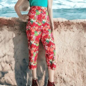 NWOT kathy ireland Plus Women's Red Floral High waiste Capri Pants Size 16